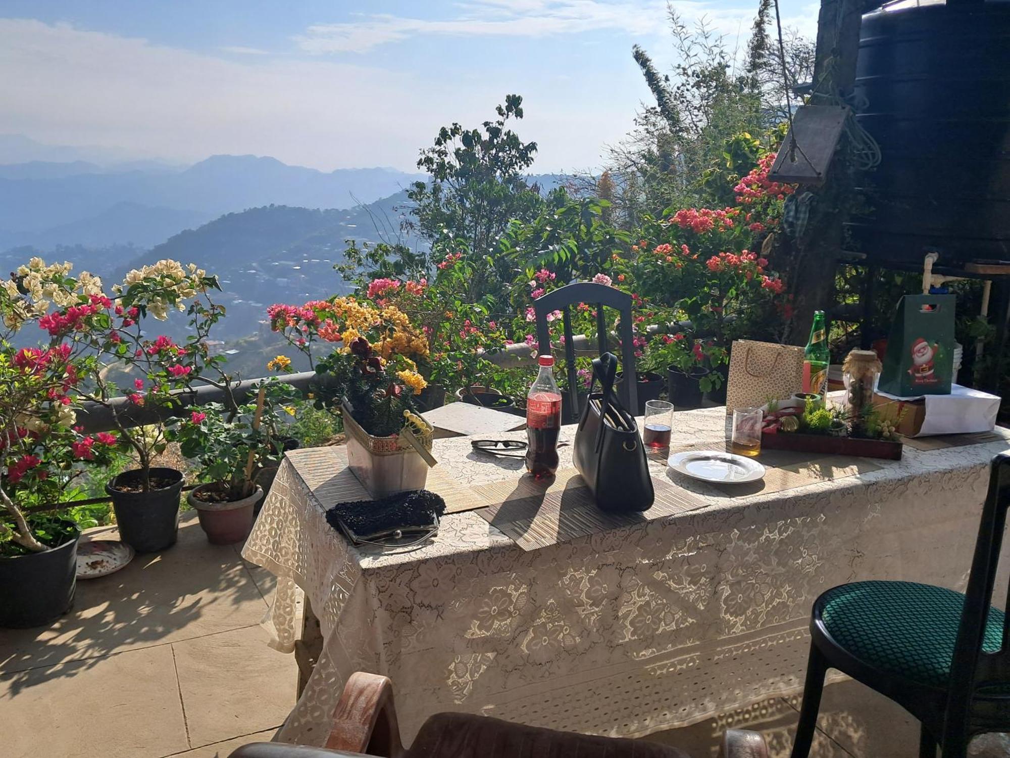 Dormitories/Hosteller, Giftland Homestay Āīzawl Dış mekan fotoğraf